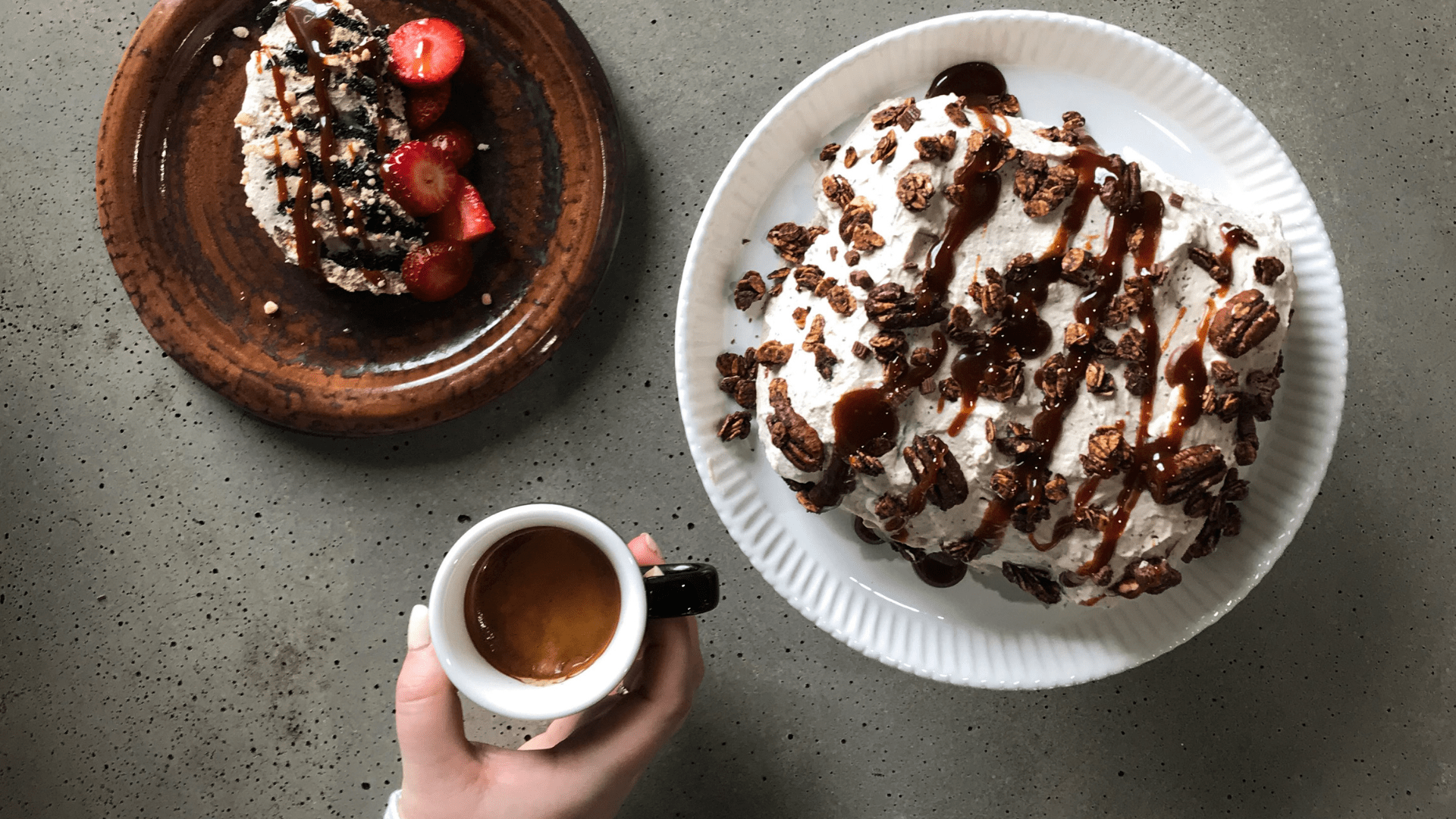 Recette de gâteau froid aux biscuits et crème fouettée au café - Café Barista